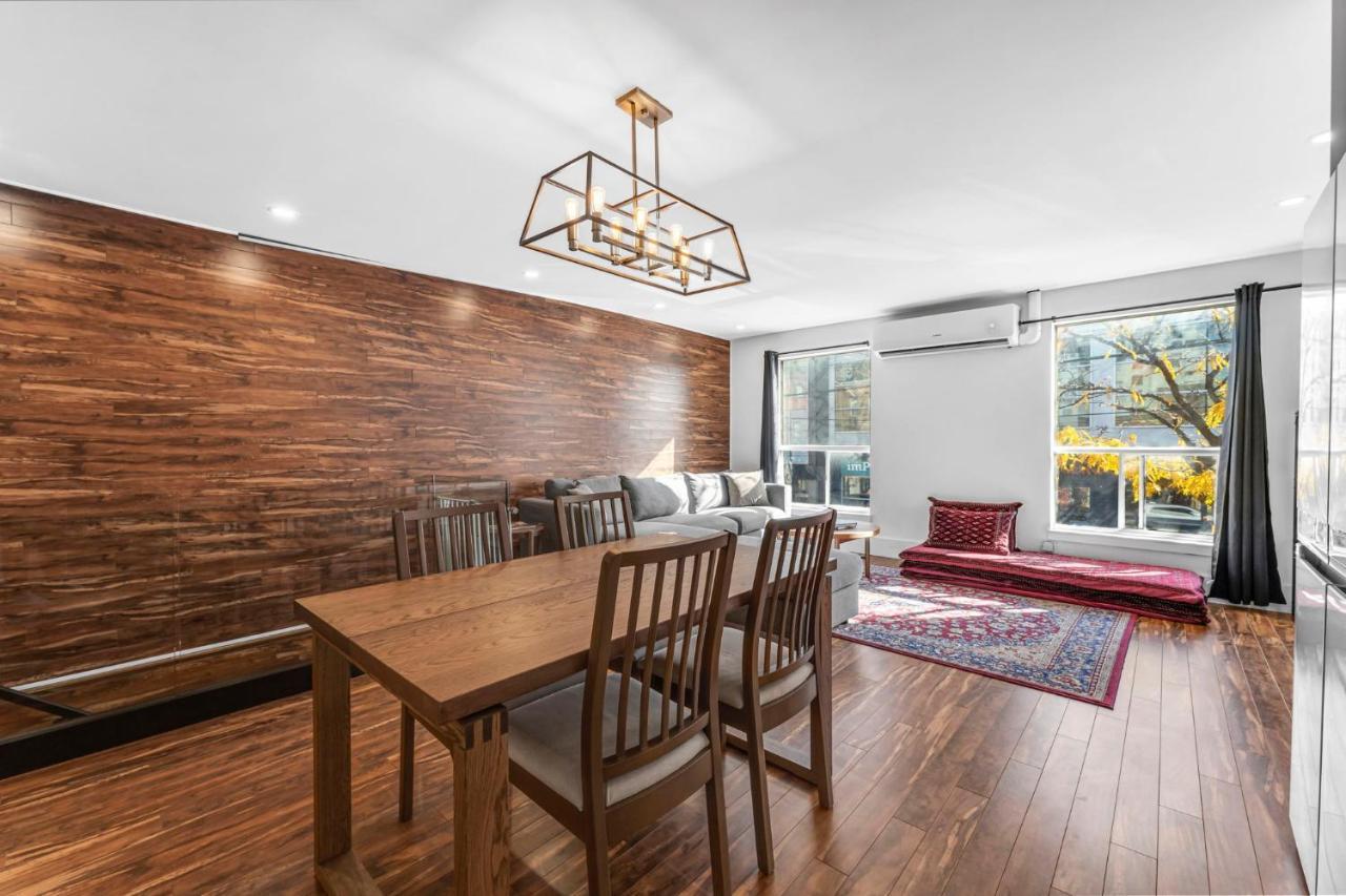 Amazing Fully Renovated Apartment On Queen St. Toronto Exterior foto