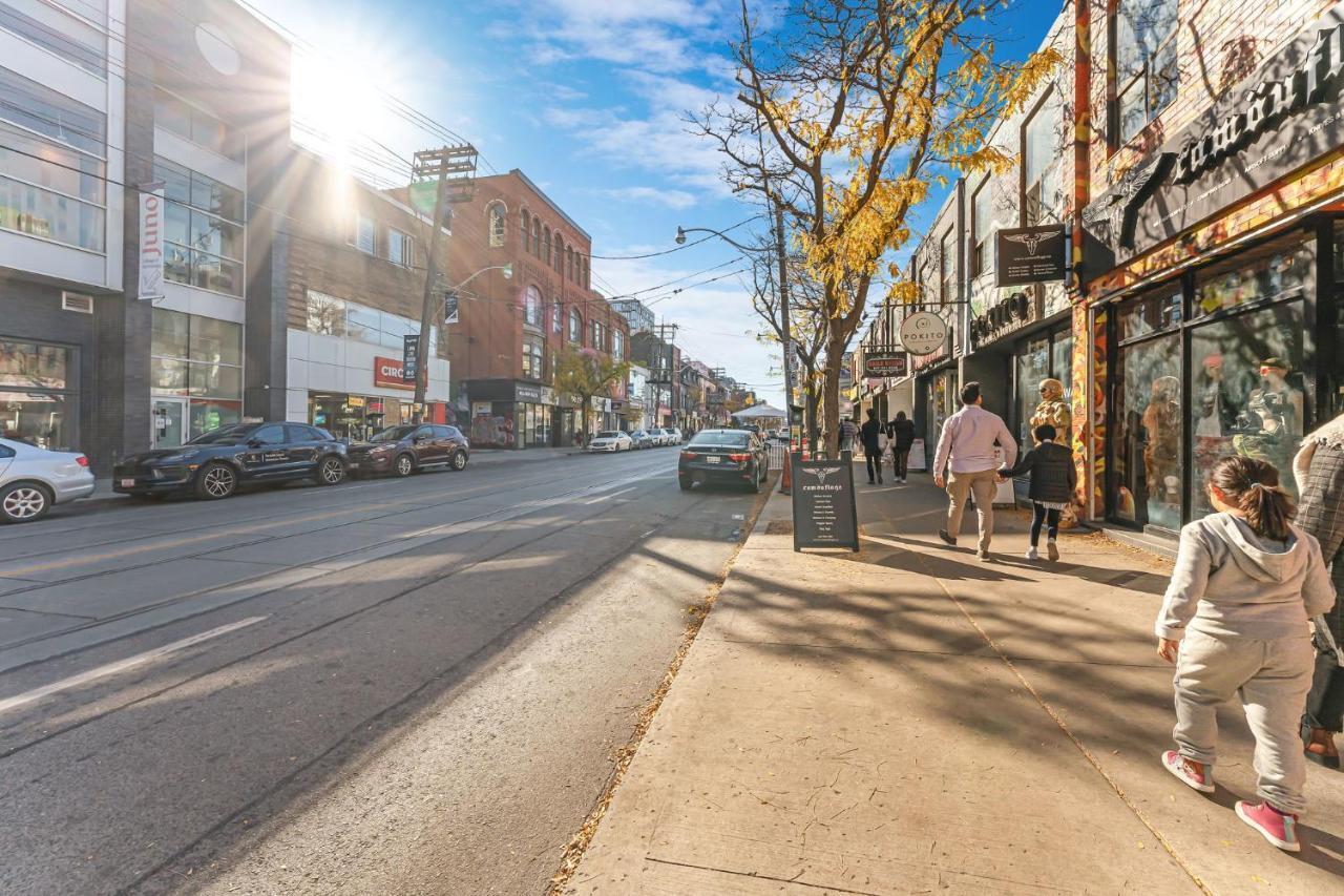 Amazing Fully Renovated Apartment On Queen St. Toronto Exterior foto